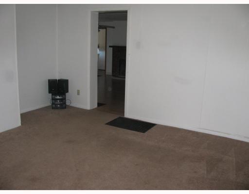 509 Terrace Apollo, PA 15613 - Photo 8 of 14 Living Room.
