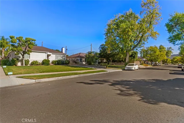 $1,283,000 | 516 North Brighton Street, Burbank, CA 91506