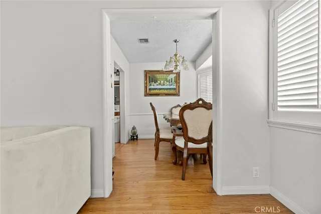 $1,283,000 | 516 North Brighton Street, Burbank, CA 91506