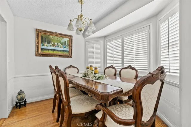 $1,283,000 | 516 North Brighton Street, Burbank, CA 91506