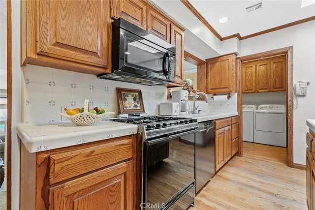 $1,283,000 | 516 North Brighton Street, Burbank, CA 91506