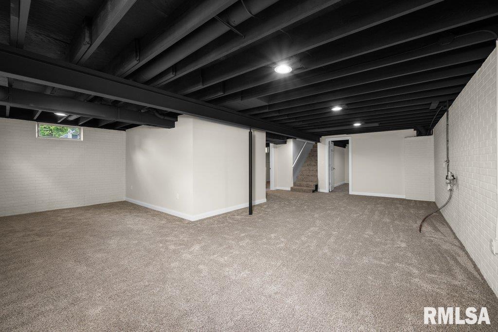 504 North 5th Place Eldridge, IA 52748 - Photo 22 of 36