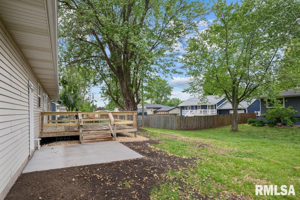 504 North 5th Place Eldridge, IA 52748 - Photo 35 of 36