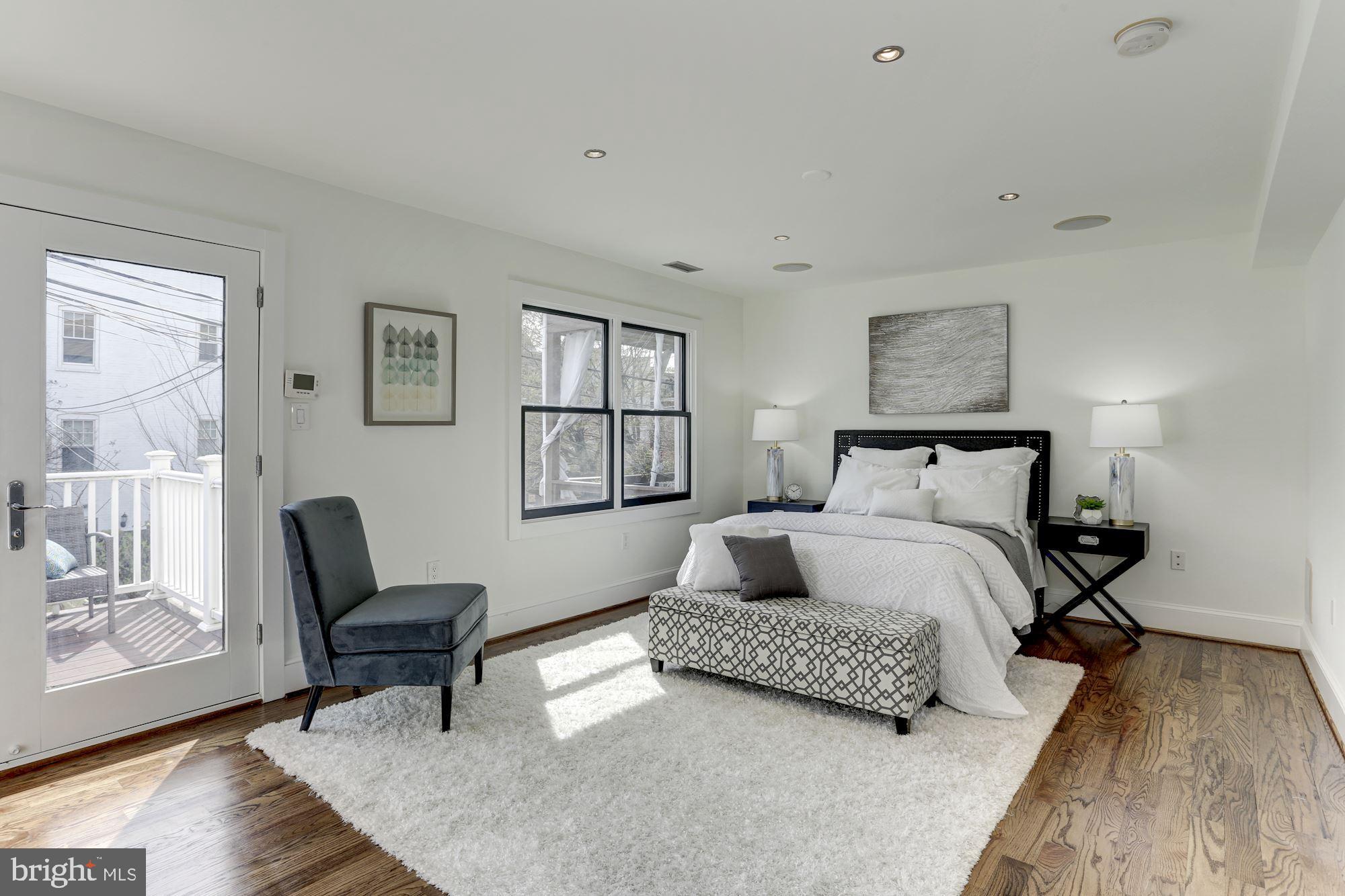 420 Ridge Street Northwest Washington, DC 20001 - Photo 28 of 56 Bright 19x12 Primary Suite