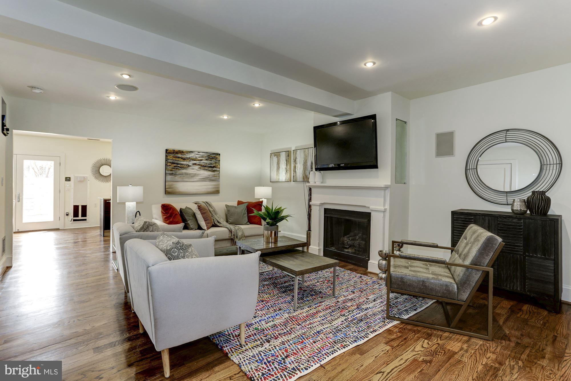 420 Ridge Street Northwest Washington, DC 20001 - Photo 6 of 56 16x24 Living Room w/ room for Dining if required.