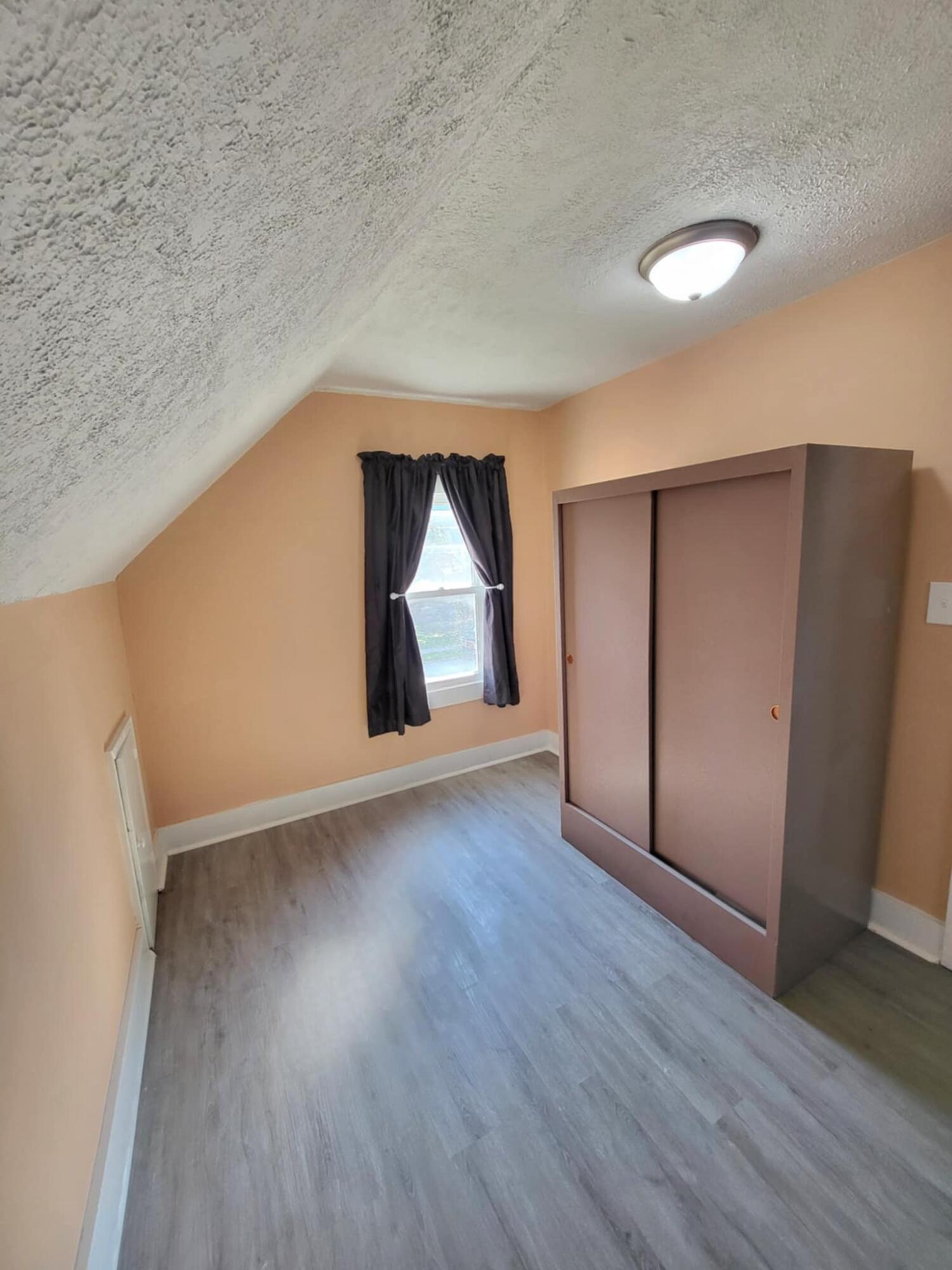 3322 Palmer Street Lansing, MI 48910 - Photo 17 of 26 238f206e-7c69-4b21-82d2-8142aaab88b5