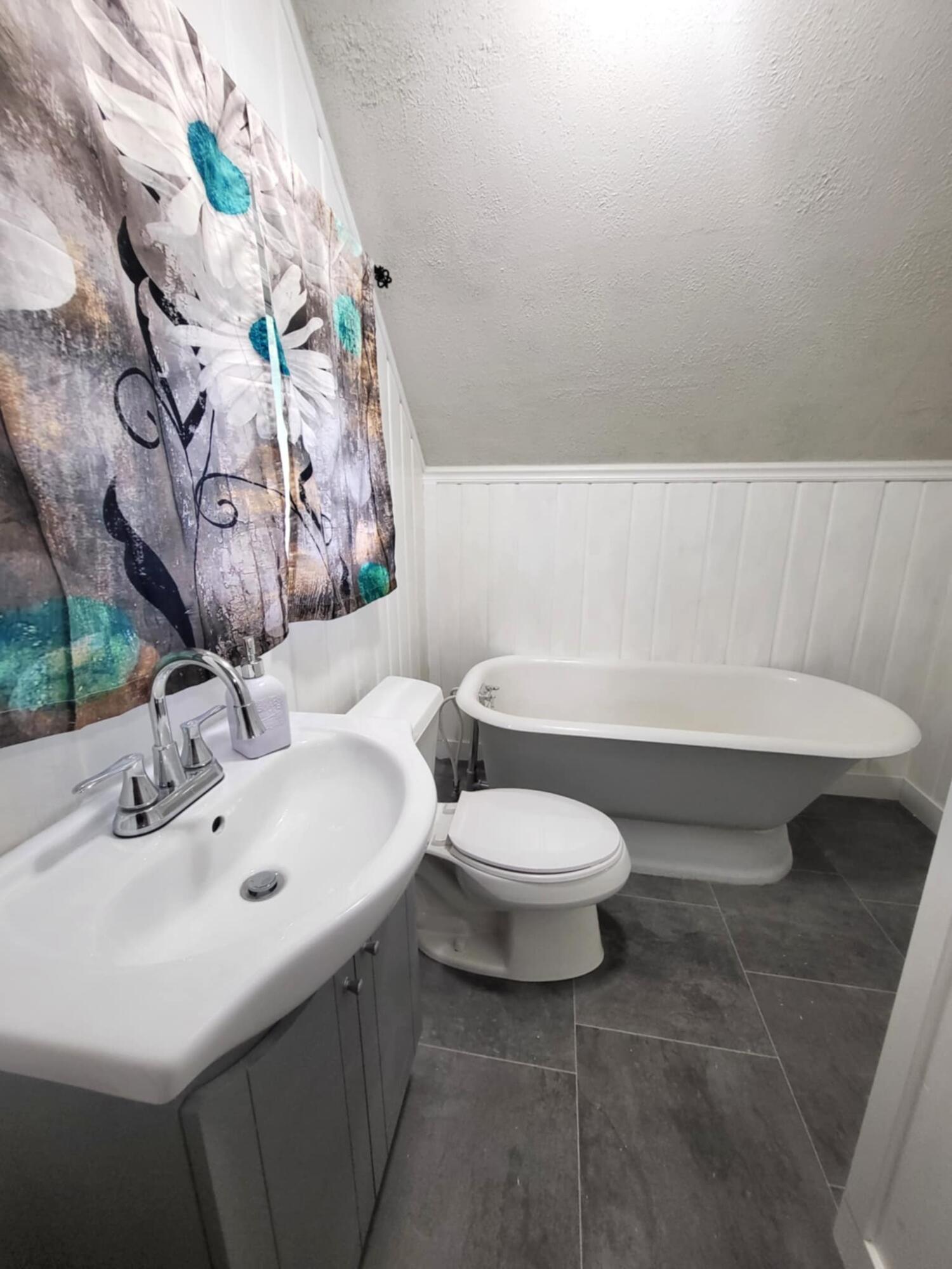 3322 Palmer Street Lansing, MI 48910 - Photo 20 of 26 f3e98a08-7662-4bdb-8522-28c02d835416