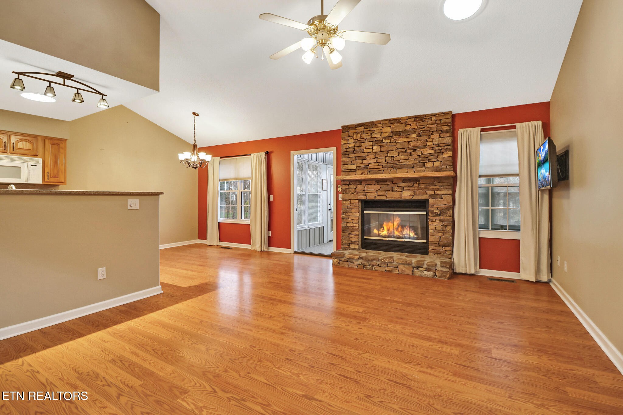 121 St George Drive Crossville, TN 38558 - Photo 14 of 37 a view of an empty room with window and fire place