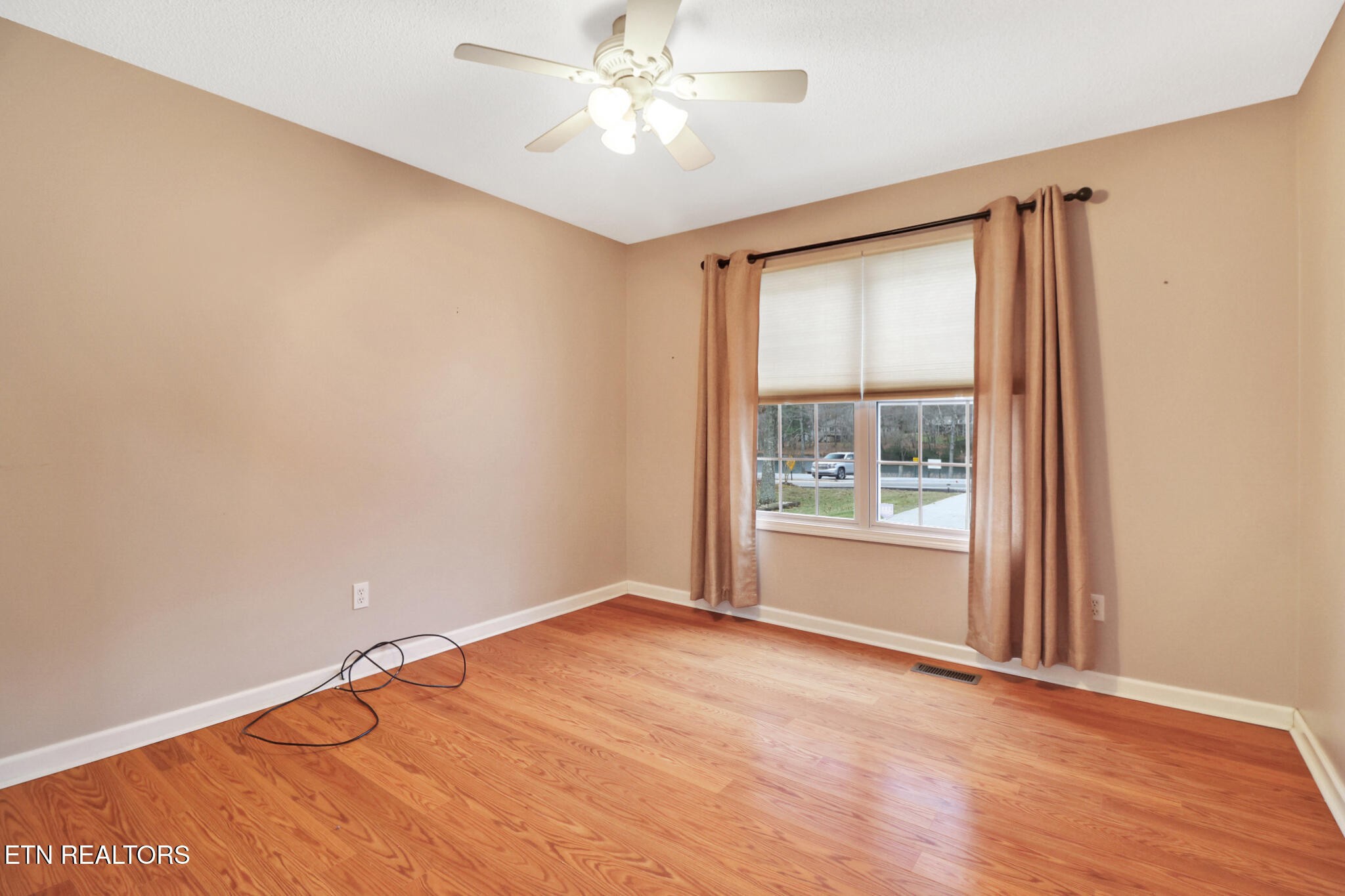 121 St George Drive Crossville, TN 38558 - Photo 27 of 37 a view of an empty room with a window