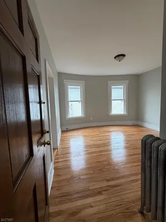 $2,600 | 54 North 5th Street, Unit 2, Newark, NJ 07107