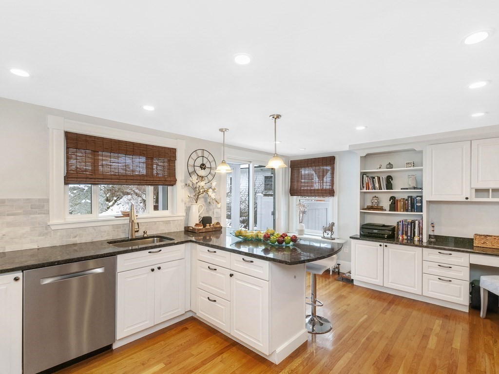 35 Cottage Road Boston, MA 02132 - Photo 10 of 33 Gallery Image 10