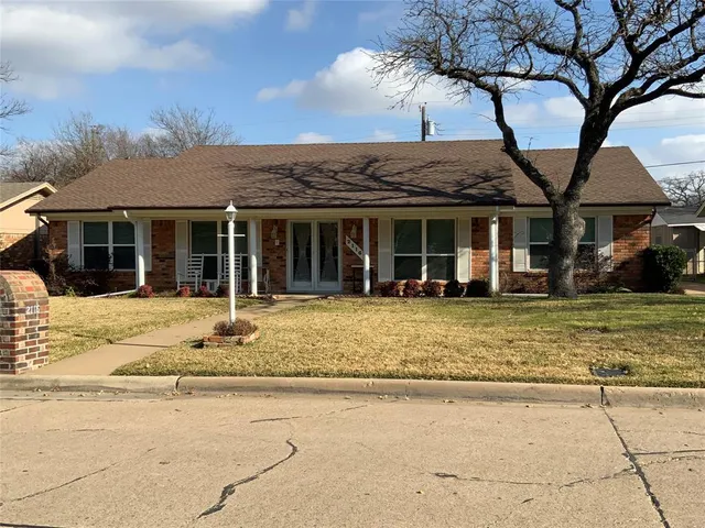 $399,850 | 2116 Stratford Drive, Bedford, TX 76021