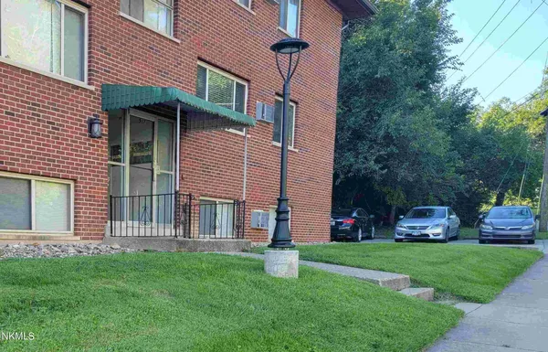 $985 | 933-937 Highland Avenue, Covington, KY 41011