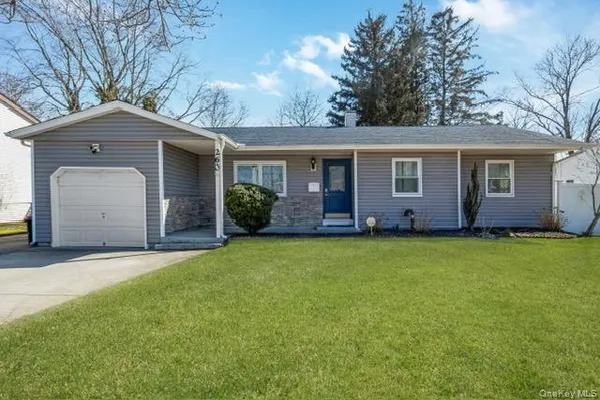 $599,999 | 260 New Hampshire Avenue, Bay Shore, NY 11706