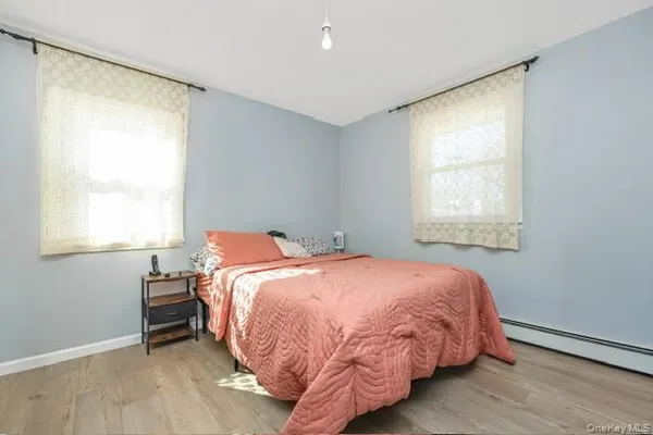 $599,999 | 260 New Hampshire Avenue, Bay Shore, NY 11706