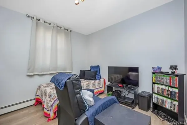 $599,999 | 260 New Hampshire Avenue, Bay Shore, NY 11706