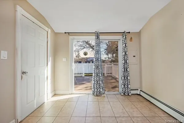 $599,999 | 260 New Hampshire Avenue, Bay Shore, NY 11706