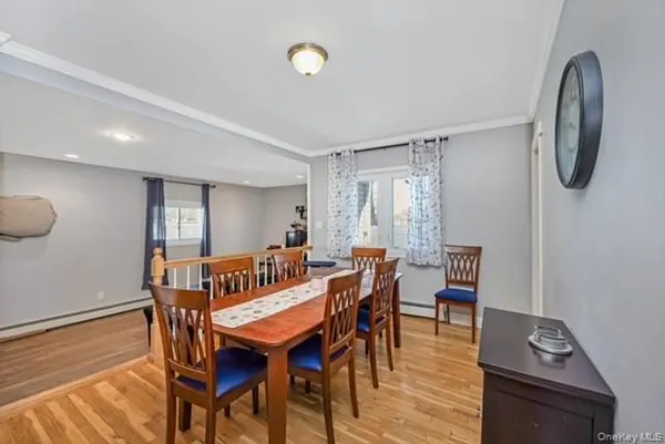 $599,999 | 260 New Hampshire Avenue, Bay Shore, NY 11706