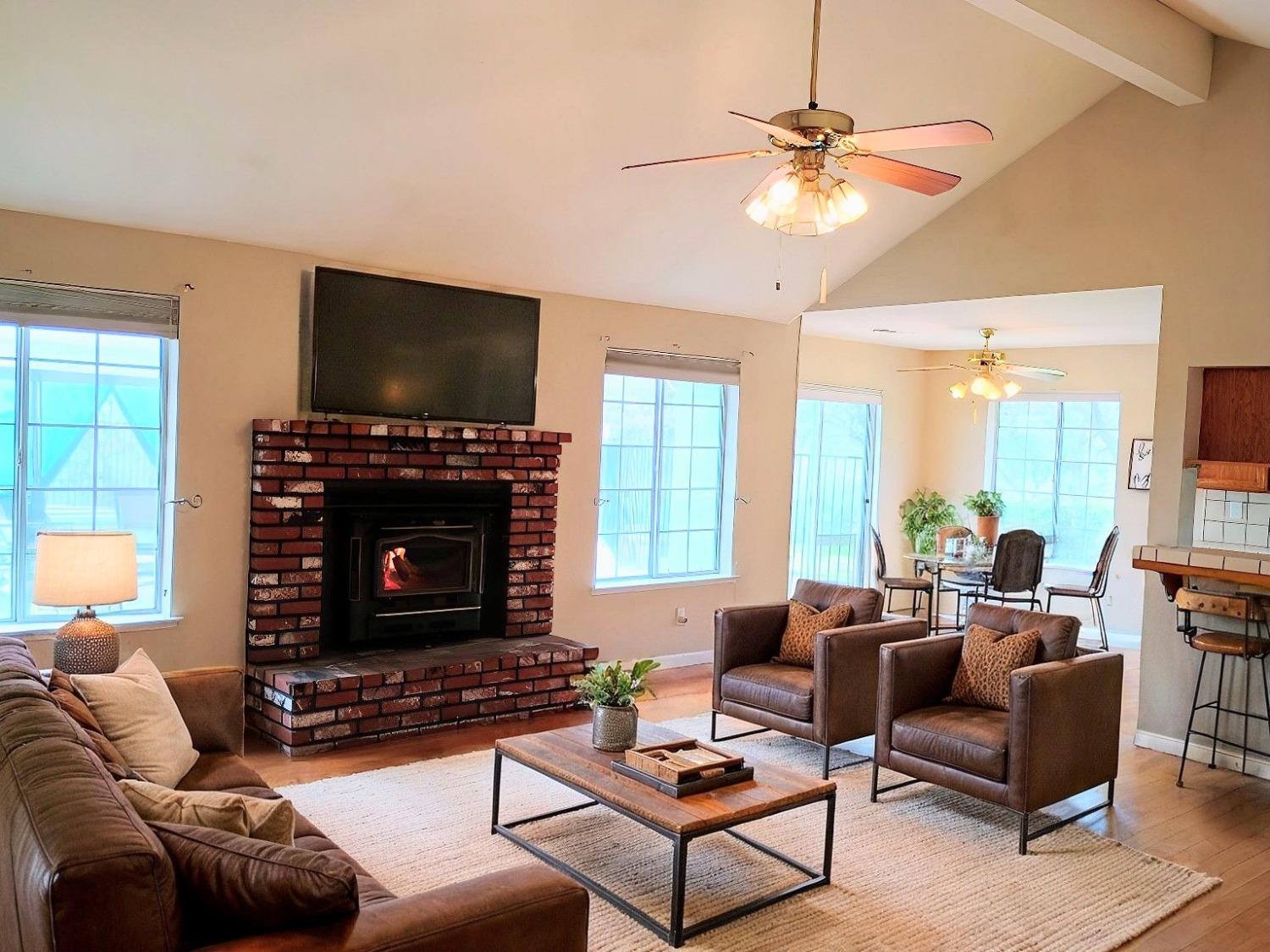 45481 Longview Road Yokuts Valley, CA 93675 - Photo 5 of 49 Gallery Image 5