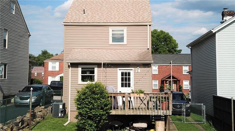 923 Greenhill Road Pittsburgh, PA 15209 - Photo 22 of 24 Back of house and deck