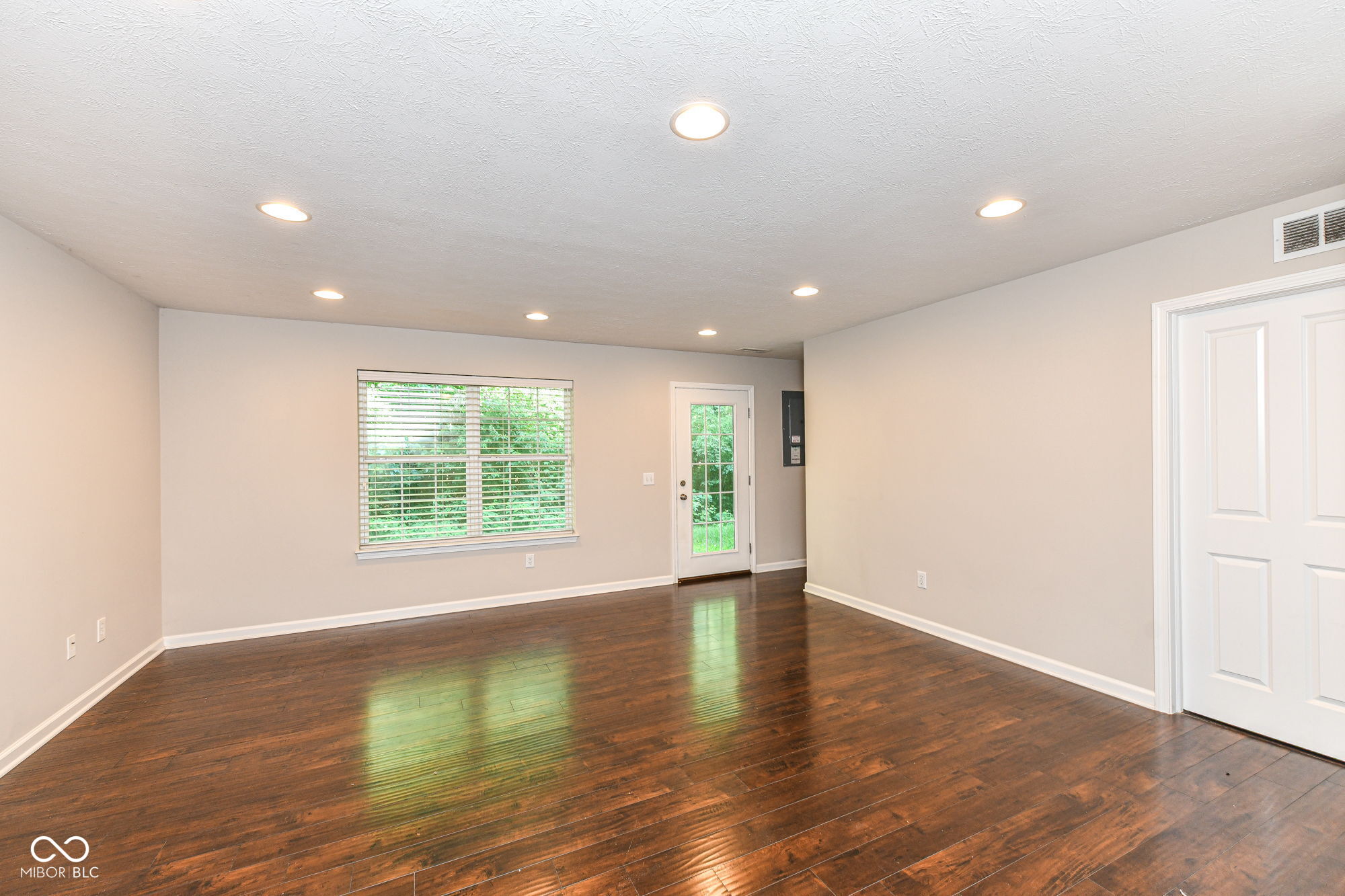 13069 Raritan Drive Fishers, IN 46038 - Photo 6 of 36 Gallery Image 6
