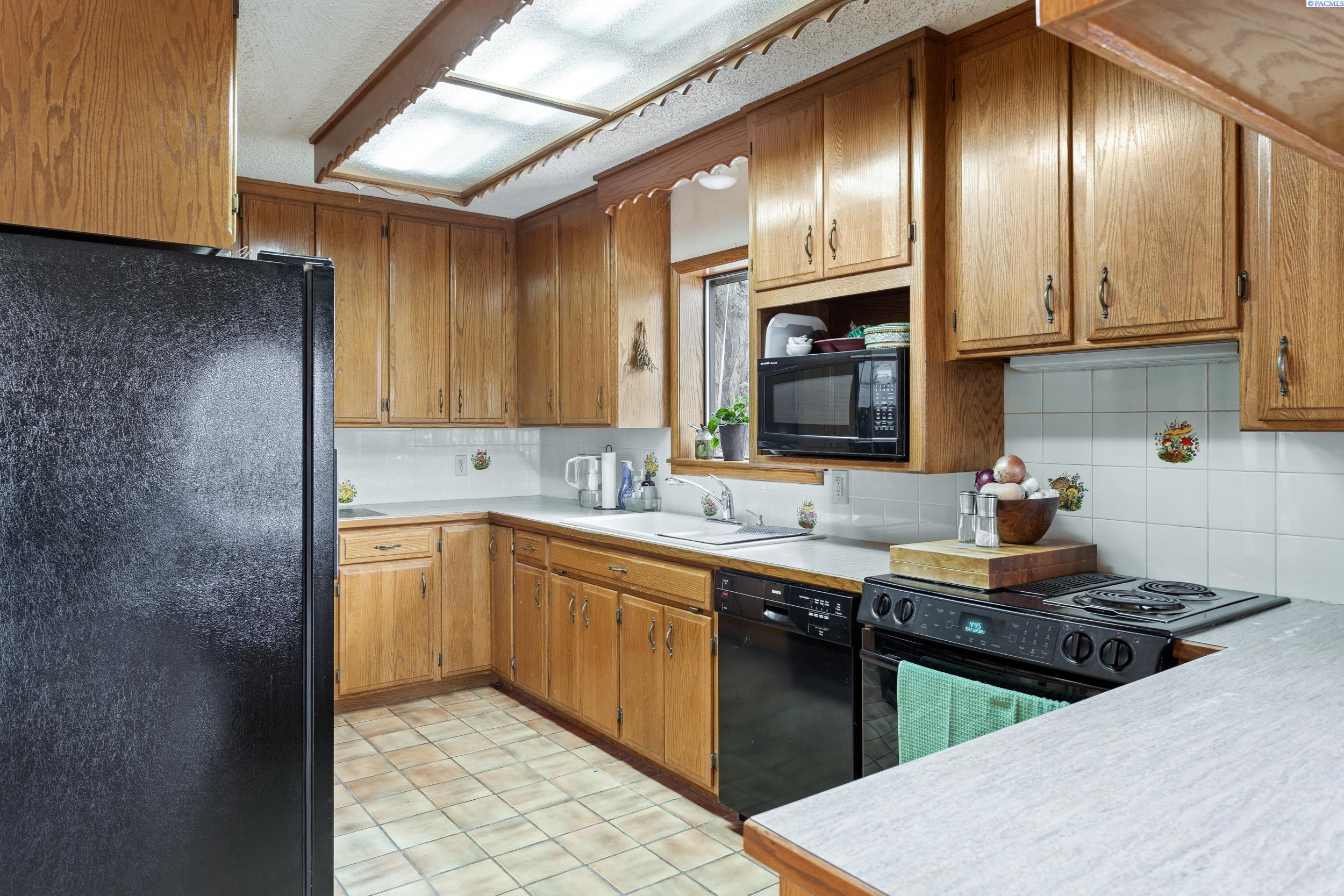 12101 South Smith Road Prosser, WA 99350 - Photo 10 of 34 Gallery Image 10