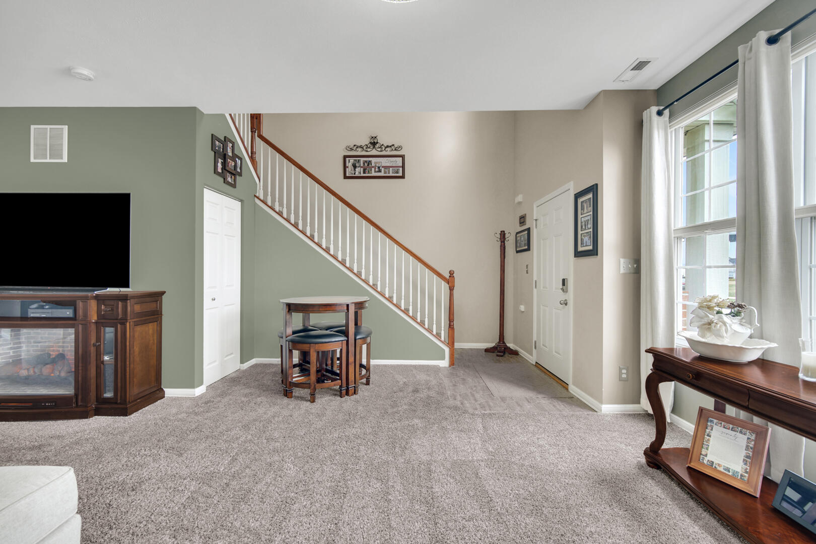 11548 Vermont Street Crown Point, IN 46307 - Photo 4 of 21 1620x1080
