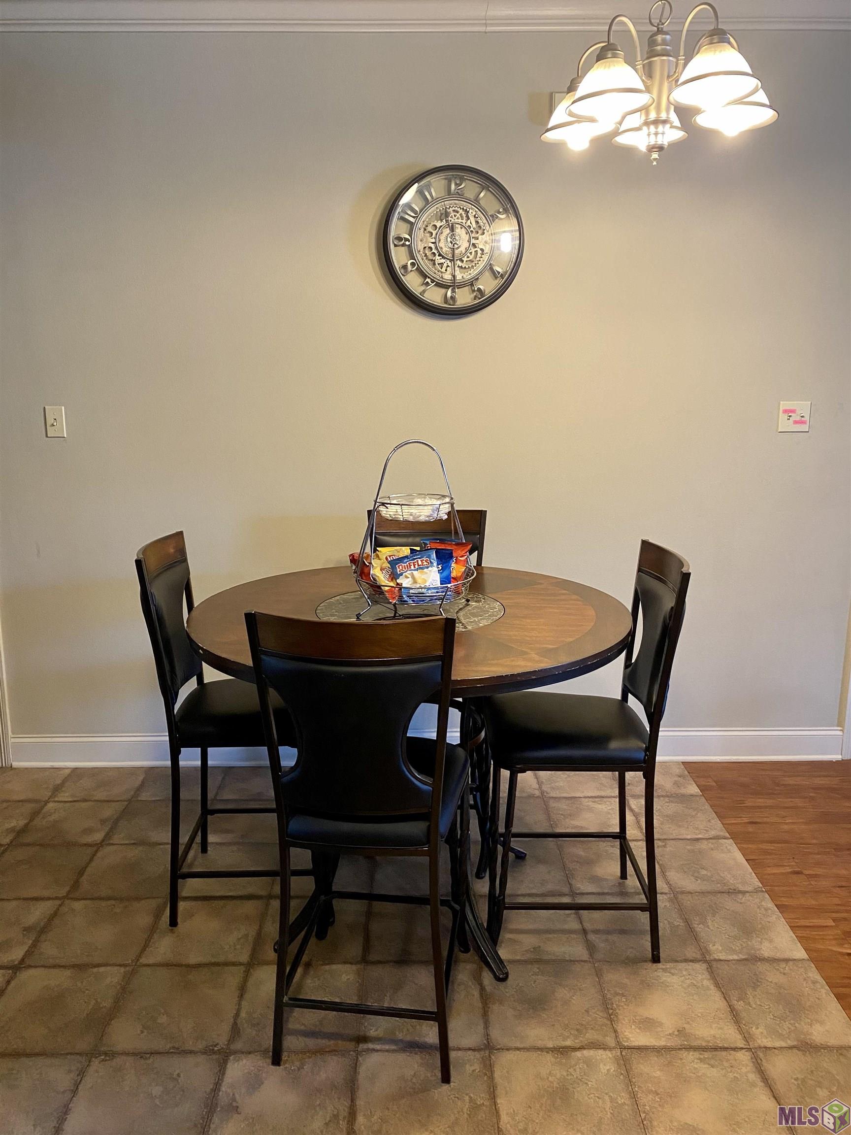 9026 Pecan Street Baton Rouge, LA 70810 - Photo 5 of 11 Breakfast Area
