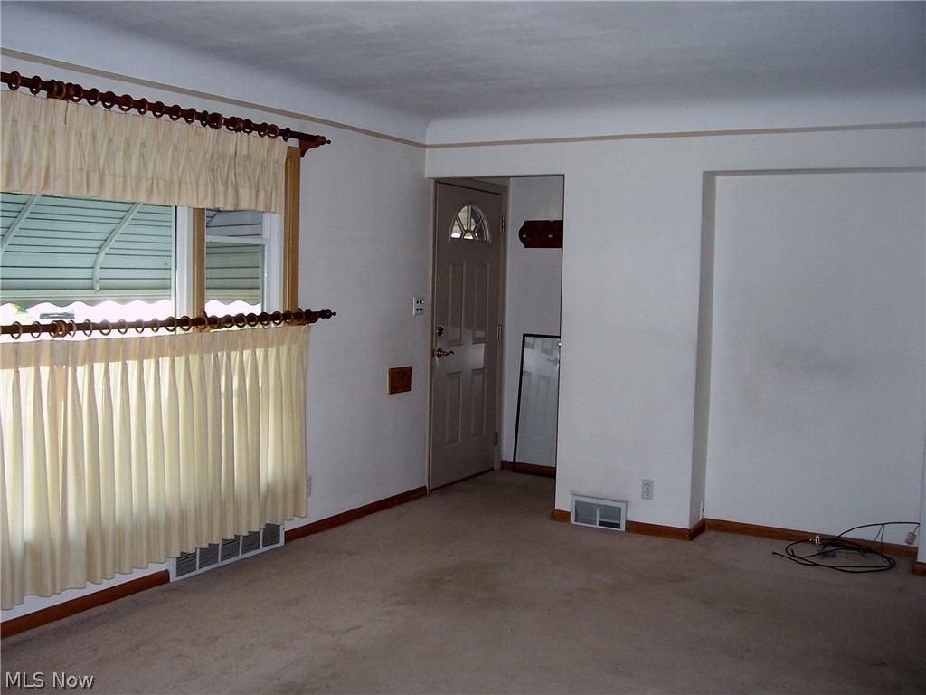 30116 Warren Road Wickliffe, OH 44092 - Photo 4 of 19 Gallery Image 4