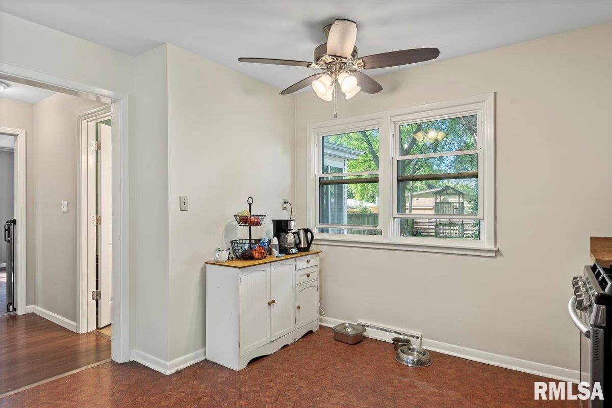 2024 Cambridge Road Springfield, IL 62704 - Photo 13 of 36