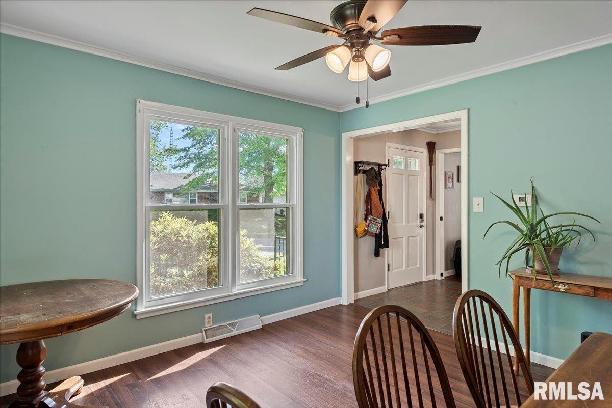 2024 Cambridge Road Springfield, IL 62704 - Photo 15 of 36