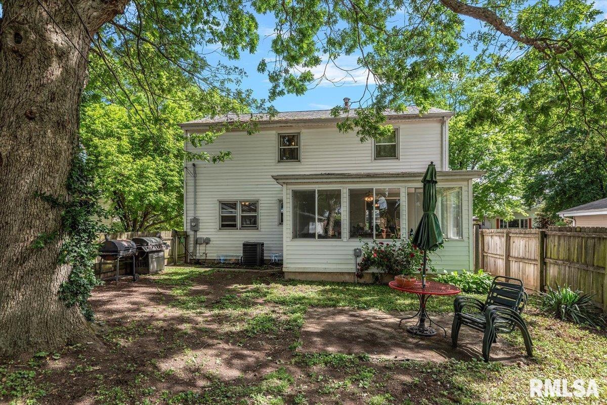 2024 Cambridge Road Springfield, IL 62704 - Photo 34 of 36