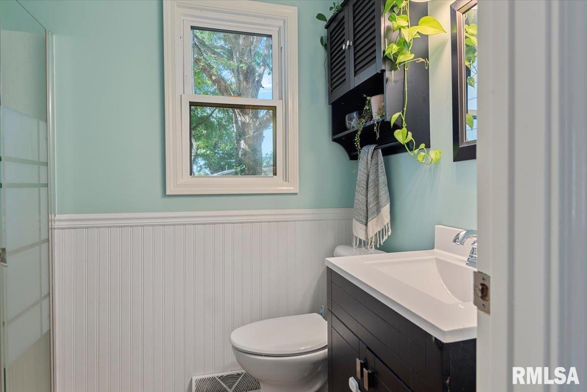 2024 Cambridge Road Springfield, IL 62704 - Photo 10 of 36