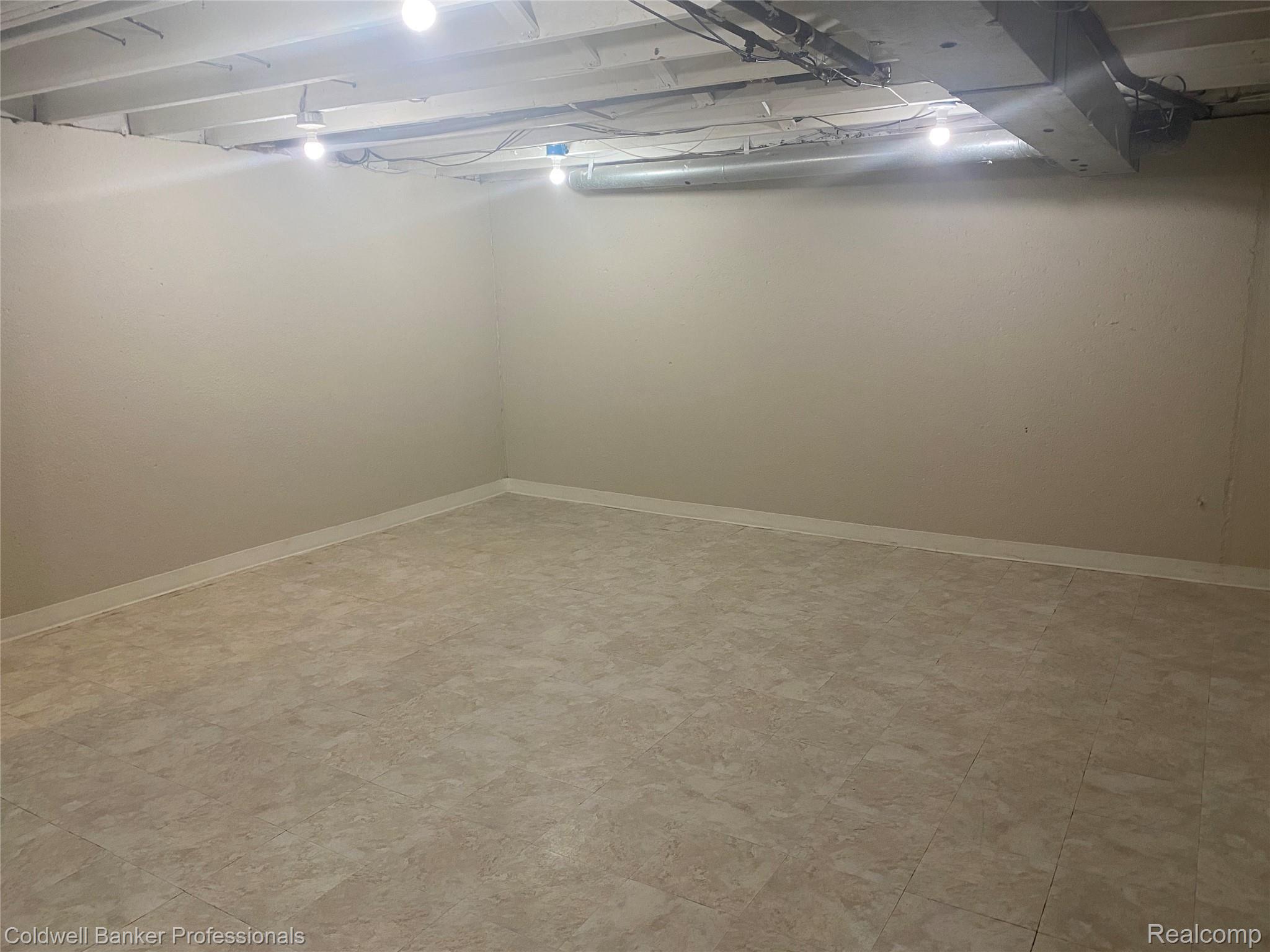 32292 West 12 Mile Road, Unit 38 Farmington, MI 48334 - Photo 14 of 22 Recreation room