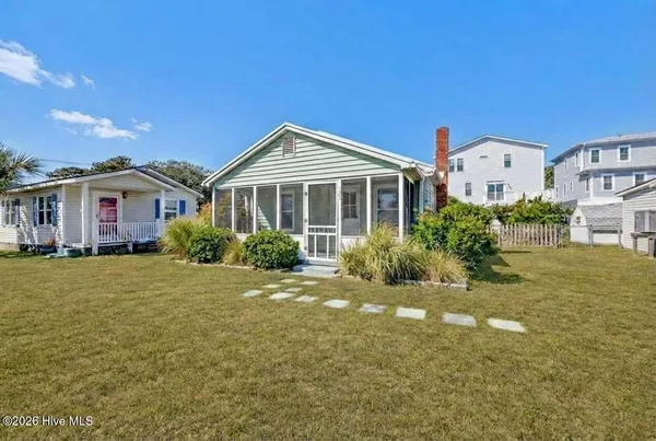 $525,000 | 124 Ocean View Avenue, Kure Beach, NC 28428