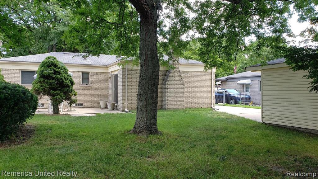 19811 Merriman Road Livonia, MI 48152 - Photo 9 of 41