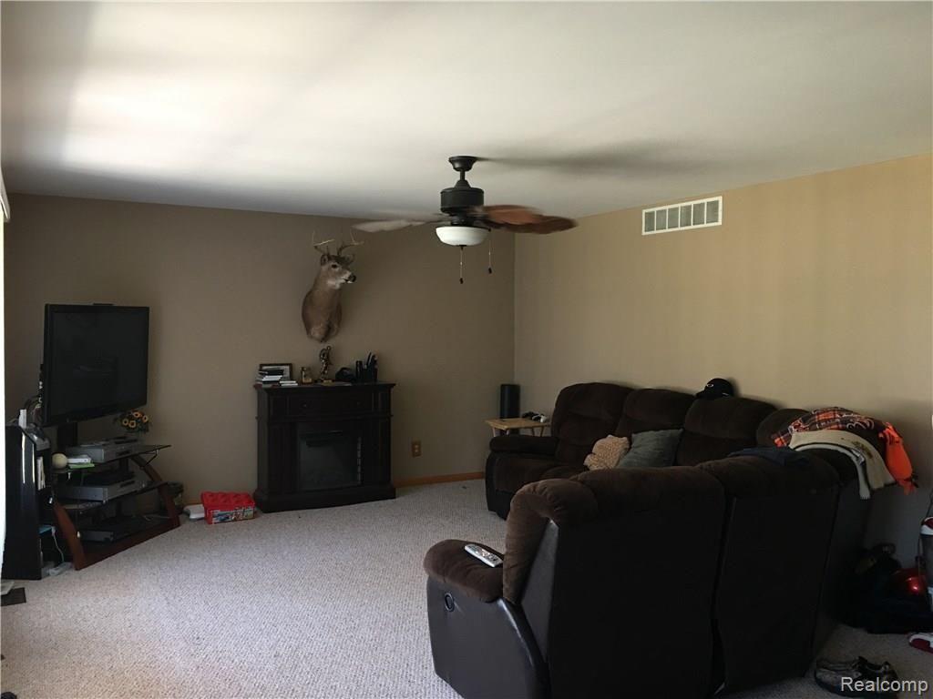 46550 Wear Road Belleville, MI 48111 - Photo 2 of 20