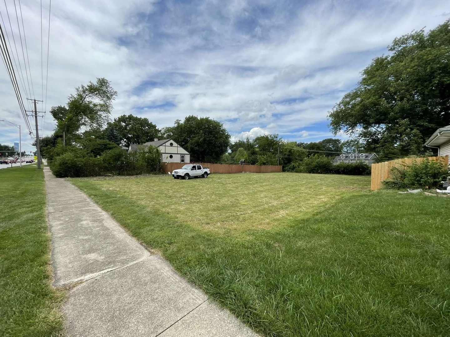 326 Plainfield Road Darien, IL 60561 - Photo 2 of 3 Gallery Image 2