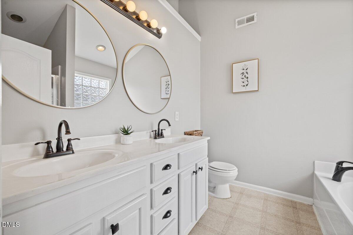 3520 Sunbright Lane Raleigh, NC 27610 - Photo 5 of 29 3520 Sunbright Ln 36