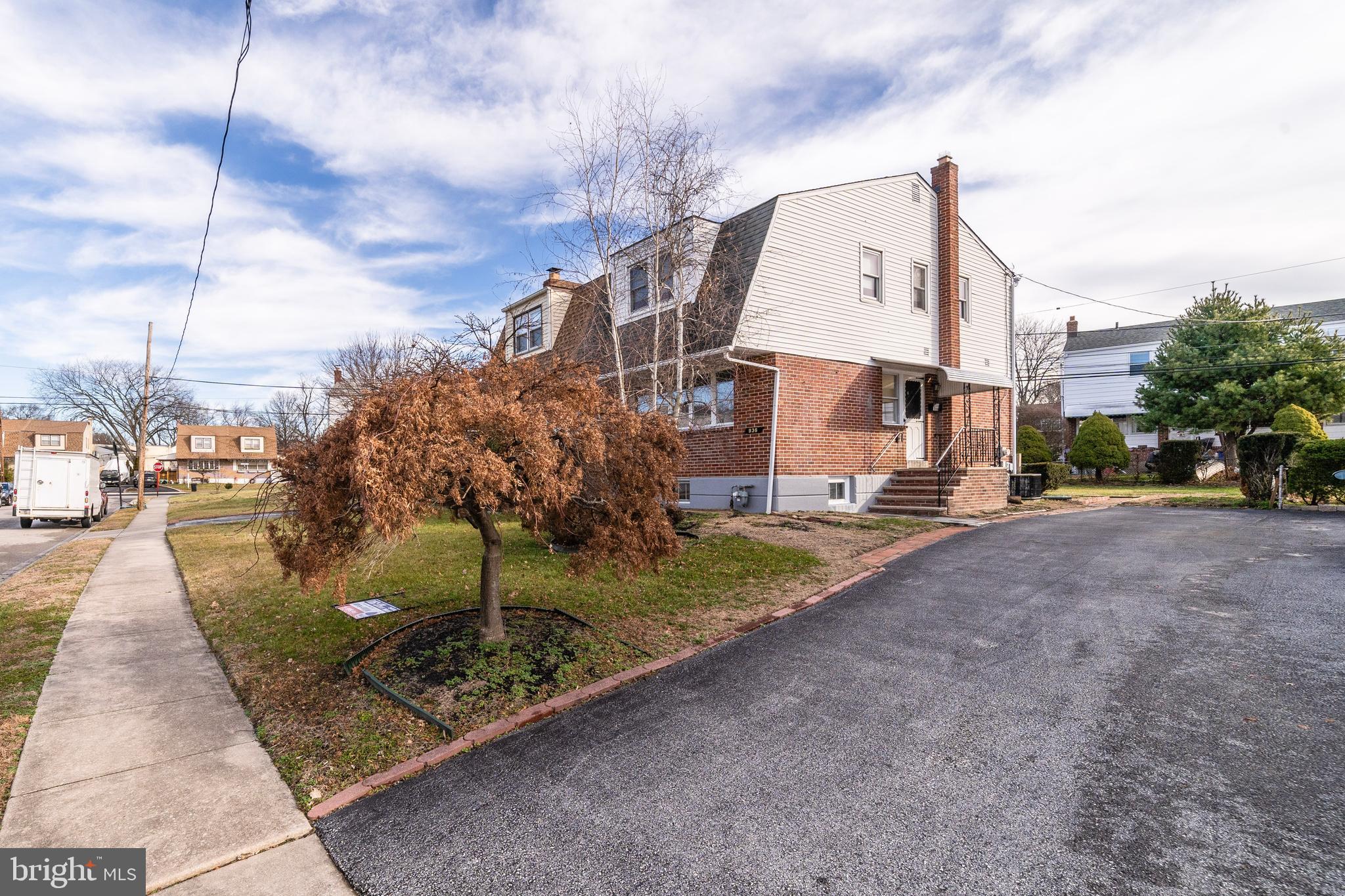 836 Hood Road Swarthmore, PA 19081 - Photo 3 of 31