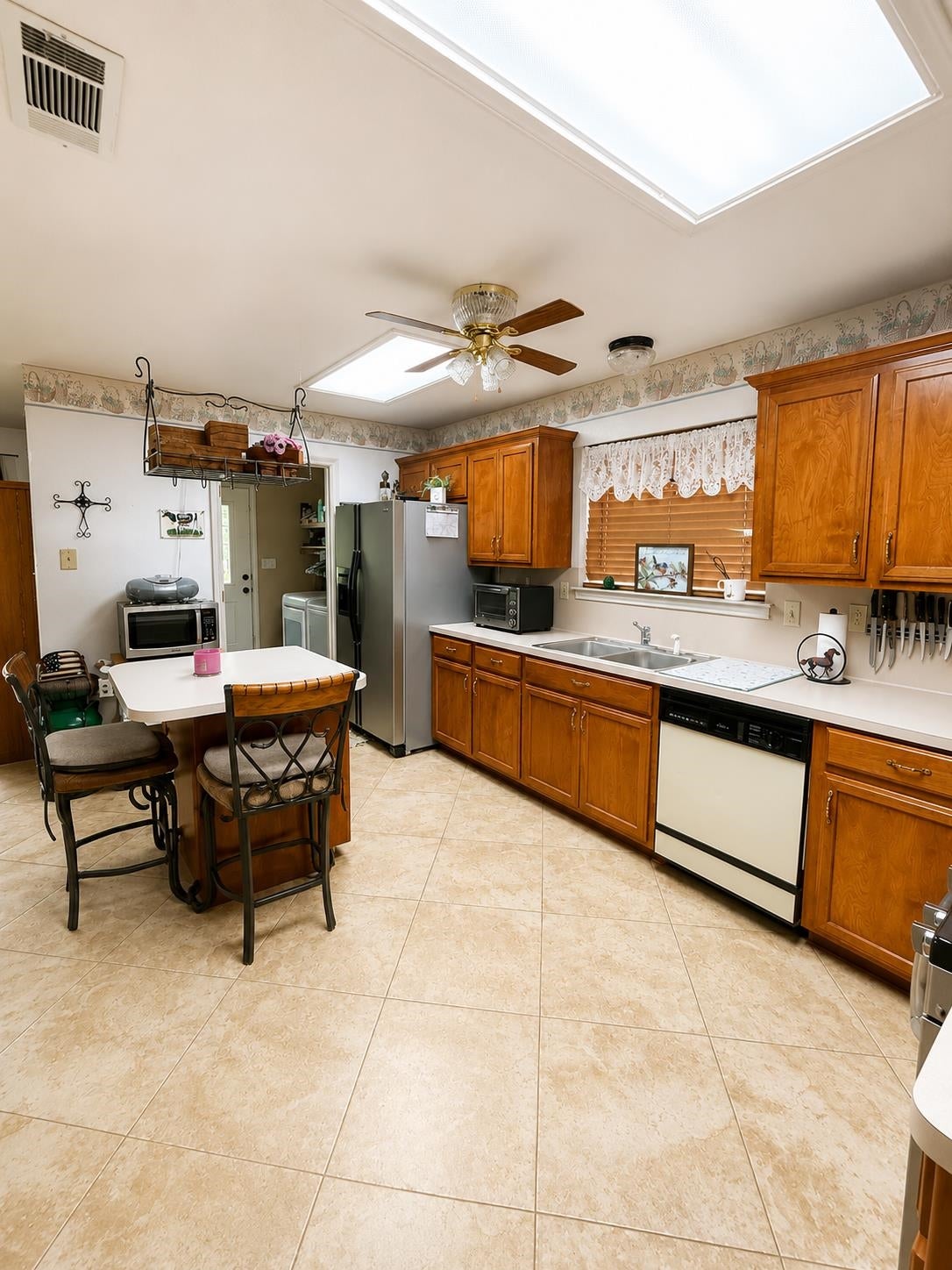 7565 Silver Star Road Sour Lake, TX 77659 - Photo 8 of 28 Gallery Image 8