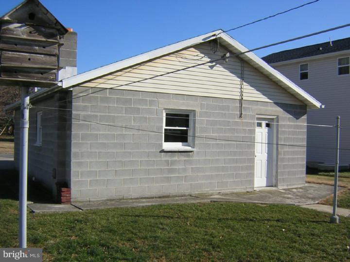 3719 Kutztown Road Laureldale, PA 19605 - Photo 5 of 16 Garage