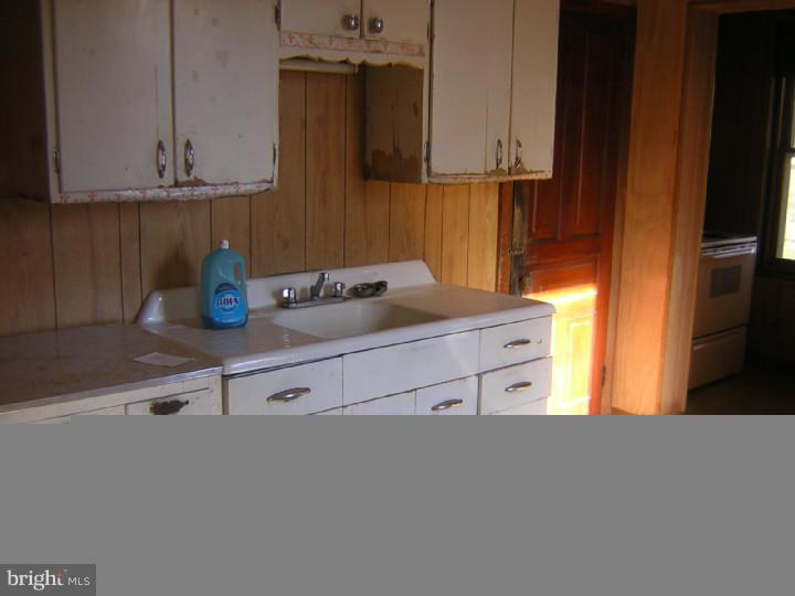 3719 Kutztown Road Laureldale, PA 19605 - Photo 7 of 16 Kitchen