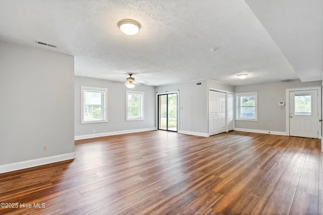 $985,000 | 303 Live Oak Street, Emerald Isle, NC 28594