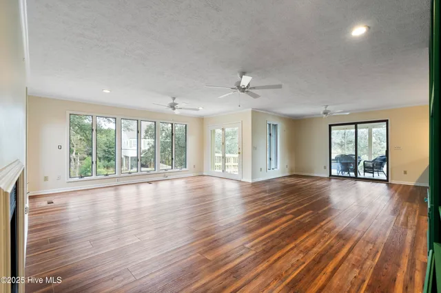 $985,000 | 303 Live Oak Street, Emerald Isle, NC 28594