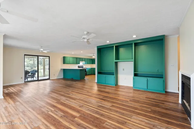 $985,000 | 303 Live Oak Street, Emerald Isle, NC 28594