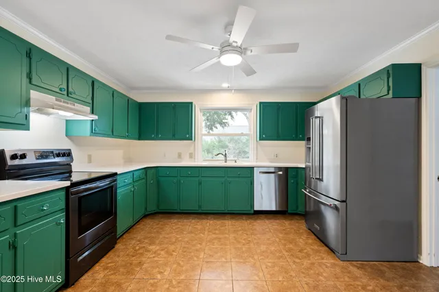 $985,000 | 303 Live Oak Street, Emerald Isle, NC 28594