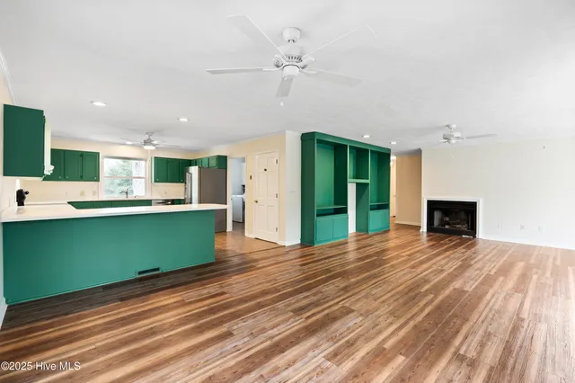 $985,000 | 303 Live Oak Street, Emerald Isle, NC 28594