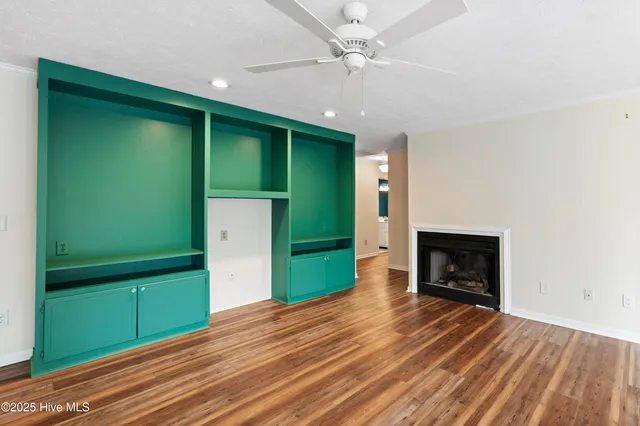 $985,000 | 303 Live Oak Street, Emerald Isle, NC 28594