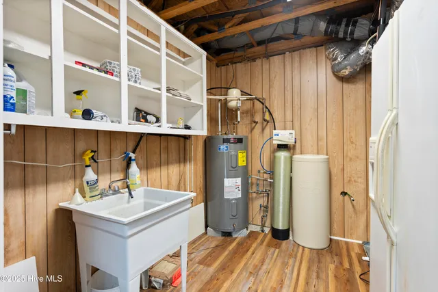 $985,000 | 303 Live Oak Street, Emerald Isle, NC 28594